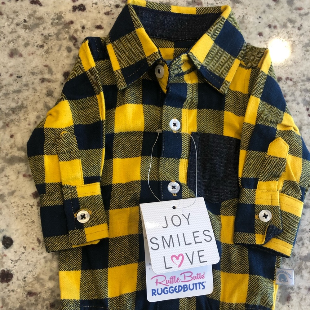 Infant rugged butts button down